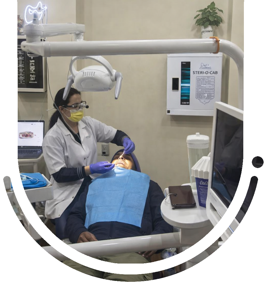 Dr Teena Roy best implantologist in Patna performing dental treatment at top dental clinic in Boring Road